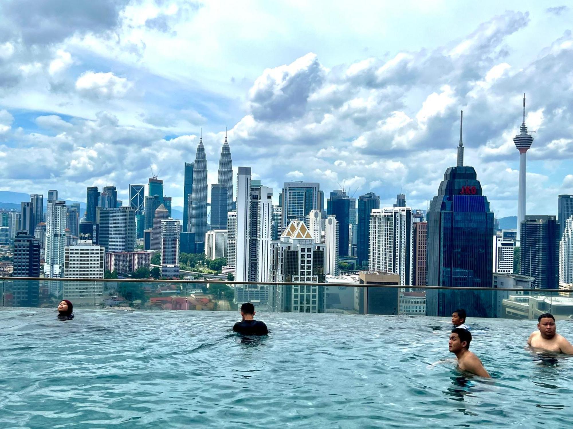 Regalia Service Suites Klcc Skypool Kuala Lumpur Exterior foto