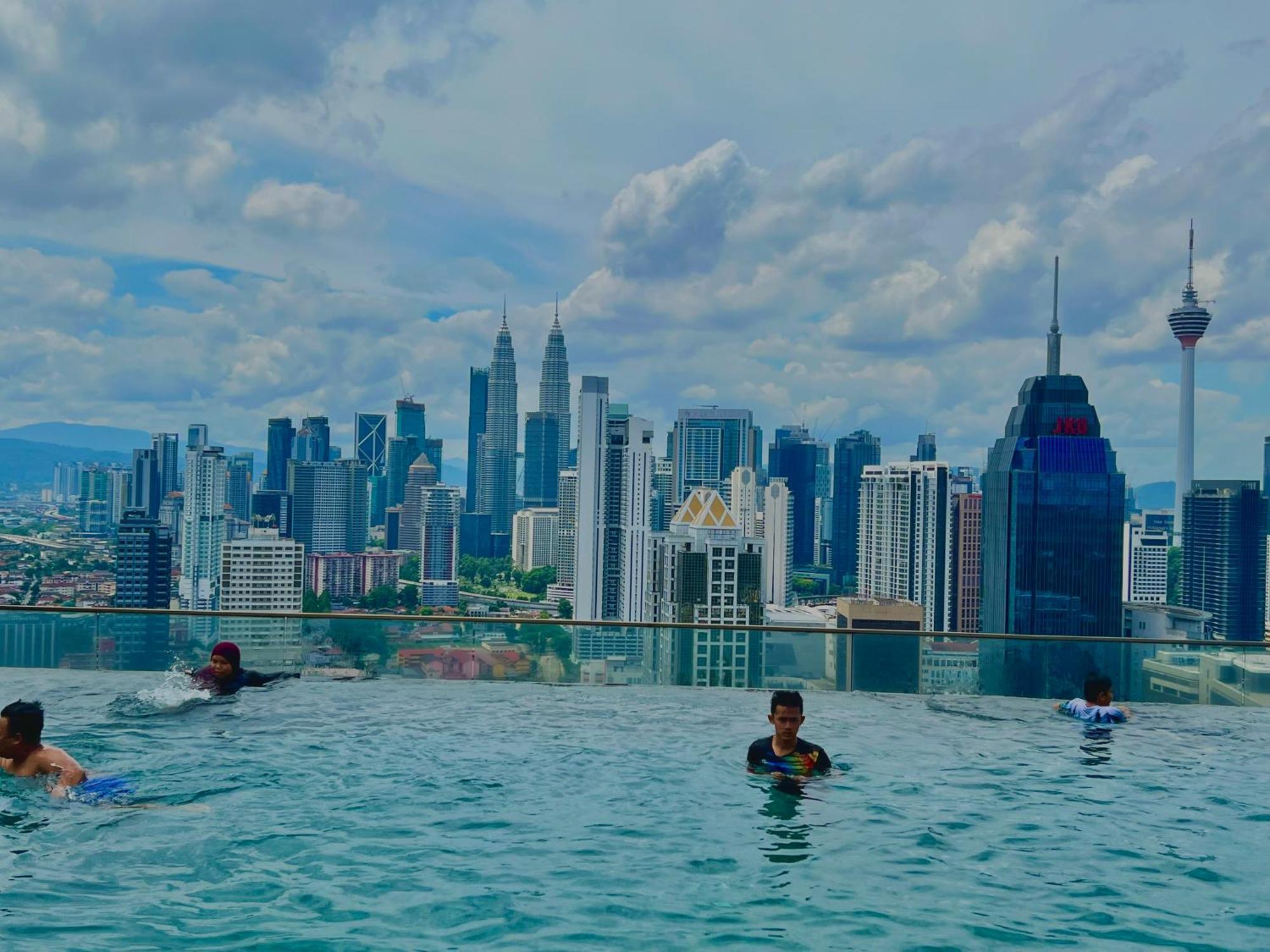 Regalia Service Suites Klcc Skypool Kuala Lumpur Exterior foto